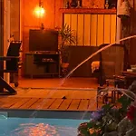 Atypique Avec Piscine Chauffée