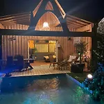 Atypique Avec Piscine Chauffée